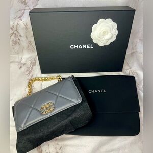 Chanel 19 Quilted Lambskin 19 Wallet on Chain Gray